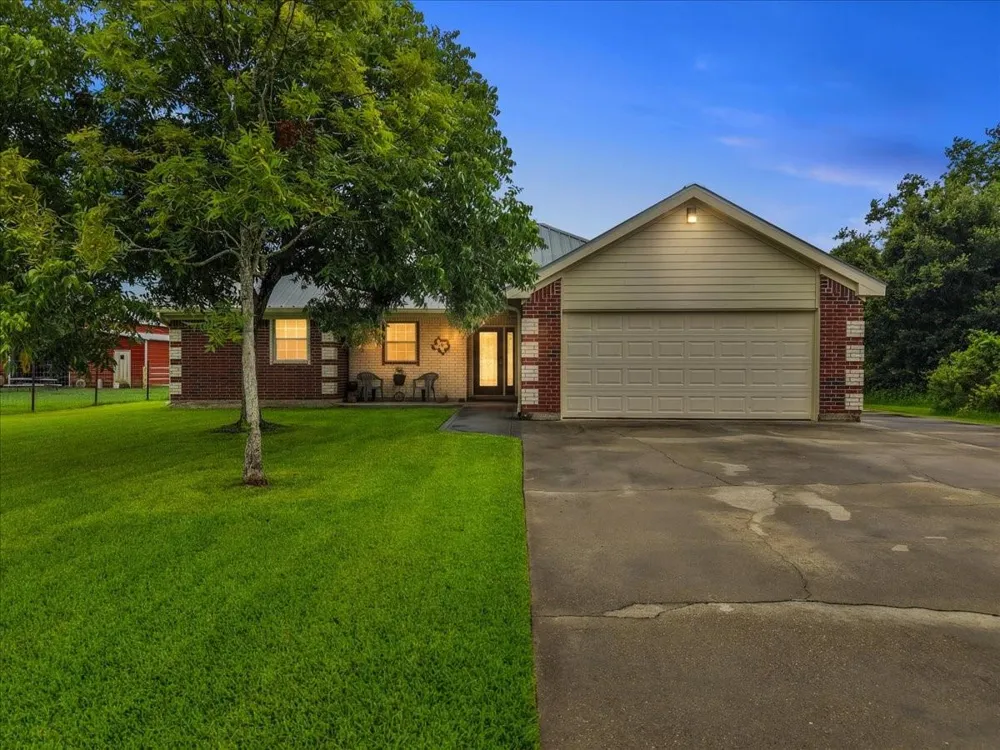 6727 Avenue C 1/2 Santa Fe, TX 77510