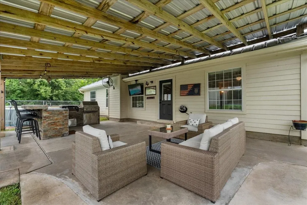 6727 Avenue C 1/2 Santa Fe, TX 77510