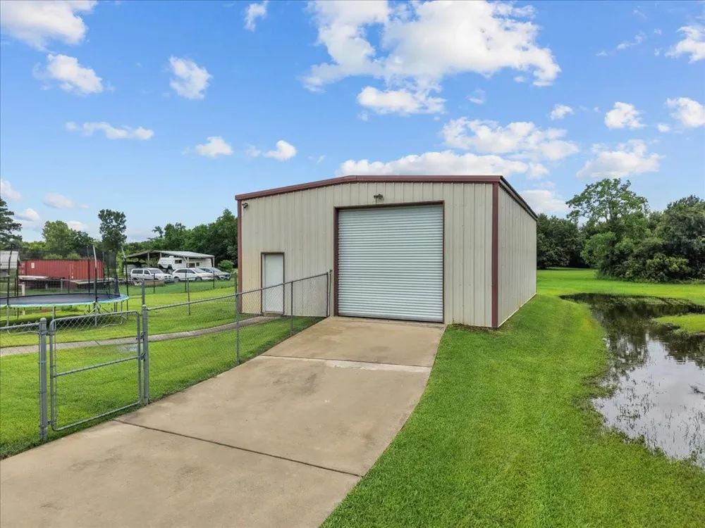 6727 Avenue C 1/2 Santa Fe, TX 77510