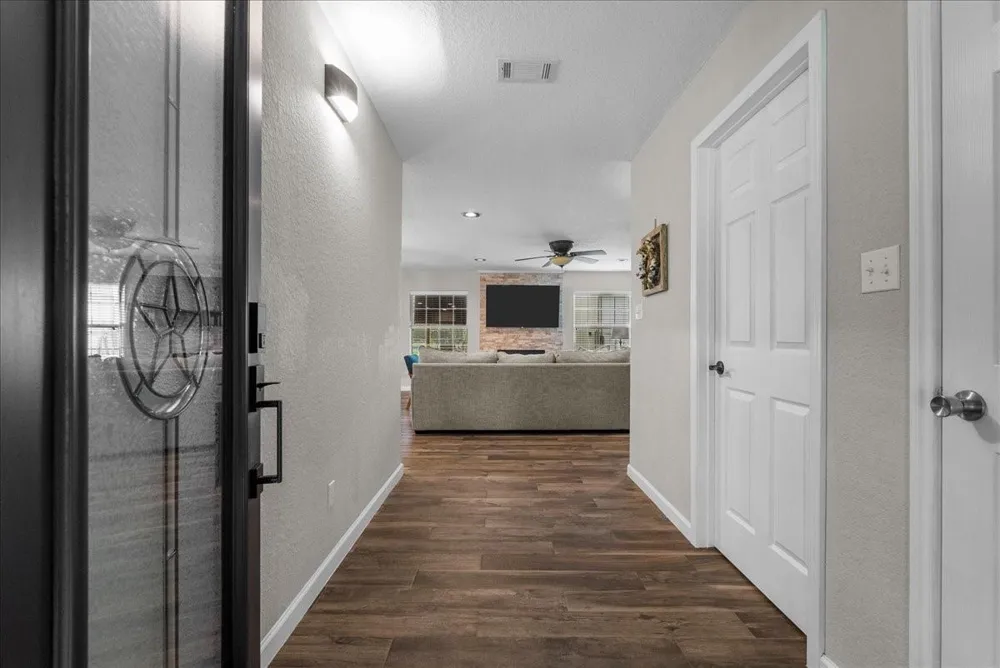 6727 Avenue C 1/2 Santa Fe, TX 77510