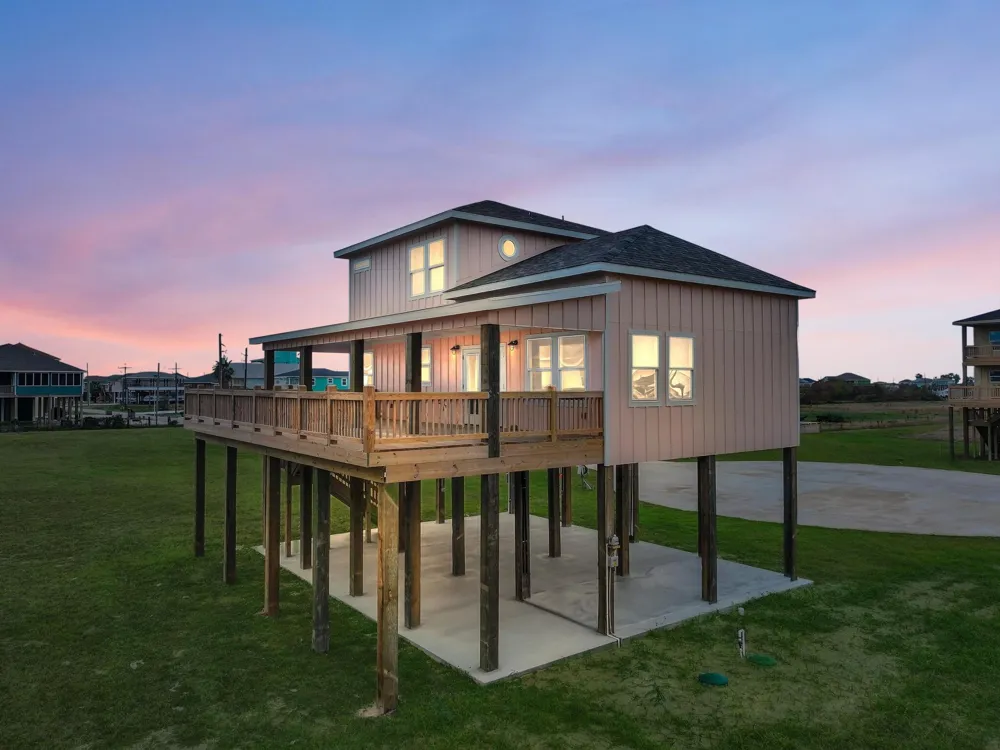 186 Ocean View Drive Crystal Beach, TX 77650
