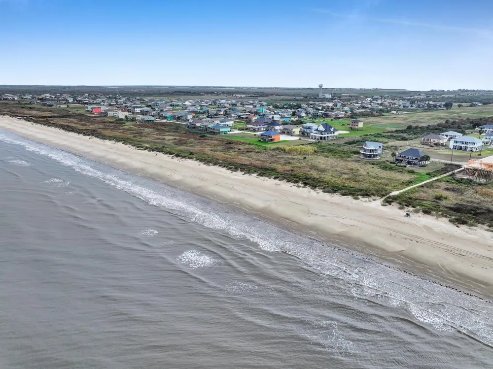186 Ocean View Drive Crystal Beach, TX 77650
