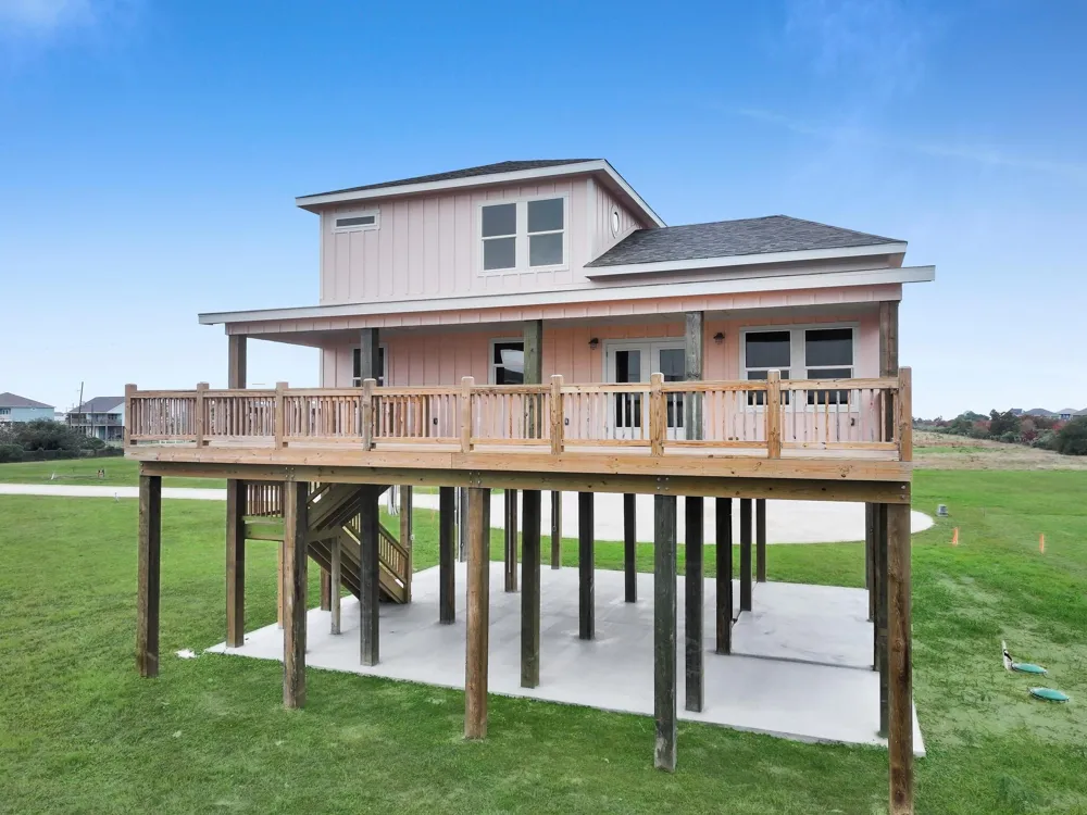 186 Ocean View Drive Crystal Beach, TX 77650