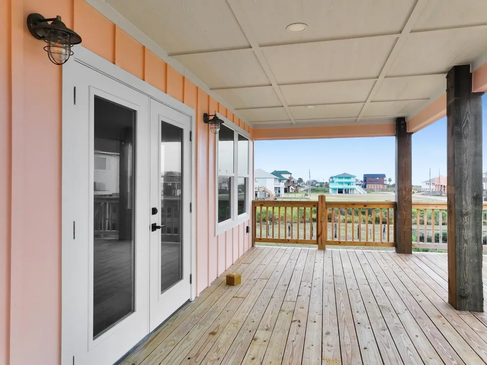 186 Ocean View Drive Crystal Beach, TX 77650