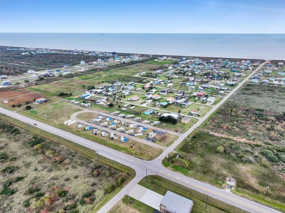 186 Ocean View Drive Crystal Beach, TX 77650