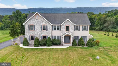 6 SOUDER COURT