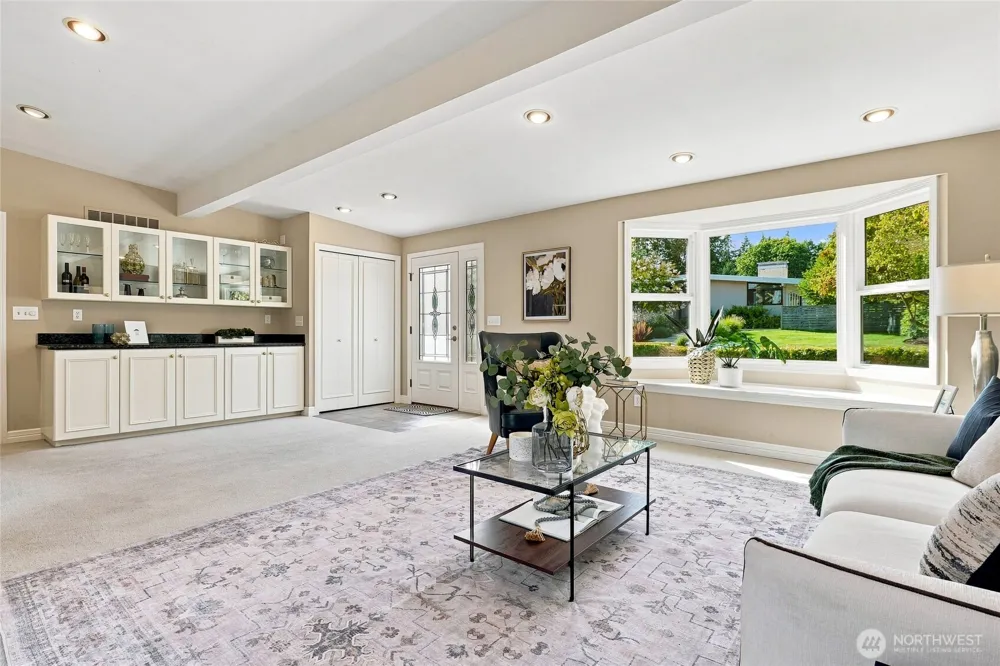 8218 SE 36th Street Mercer Island, WA 98040