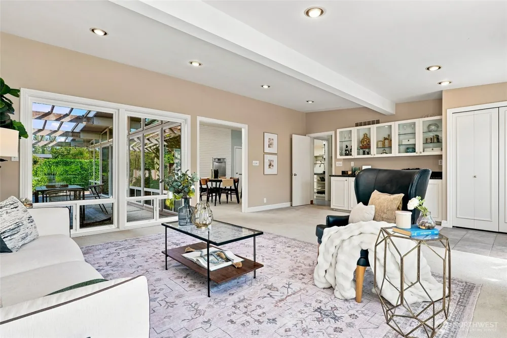 8218 SE 36th Street Mercer Island, WA 98040