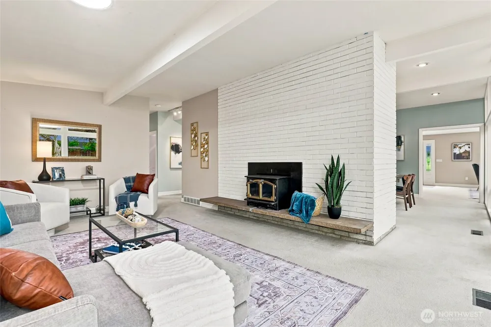 8218 SE 36th Street Mercer Island, WA 98040
