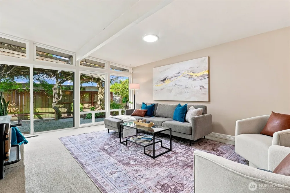 8218 SE 36th Street Mercer Island, WA 98040
