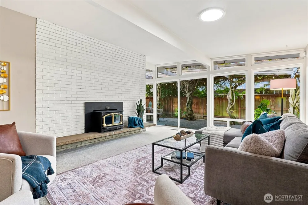 8218 SE 36th Street Mercer Island, WA 98040