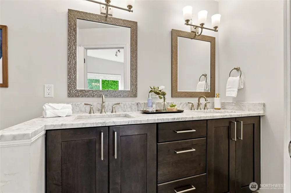 8218 SE 36th Street Mercer Island, WA 98040