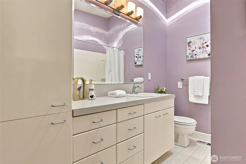 8218 SE 36th Street Mercer Island, WA 98040