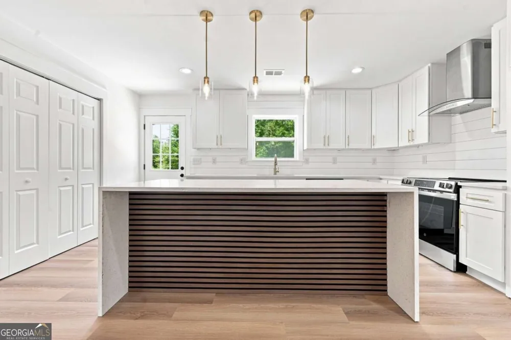 72 Hunt ST Hiram, GA 30141