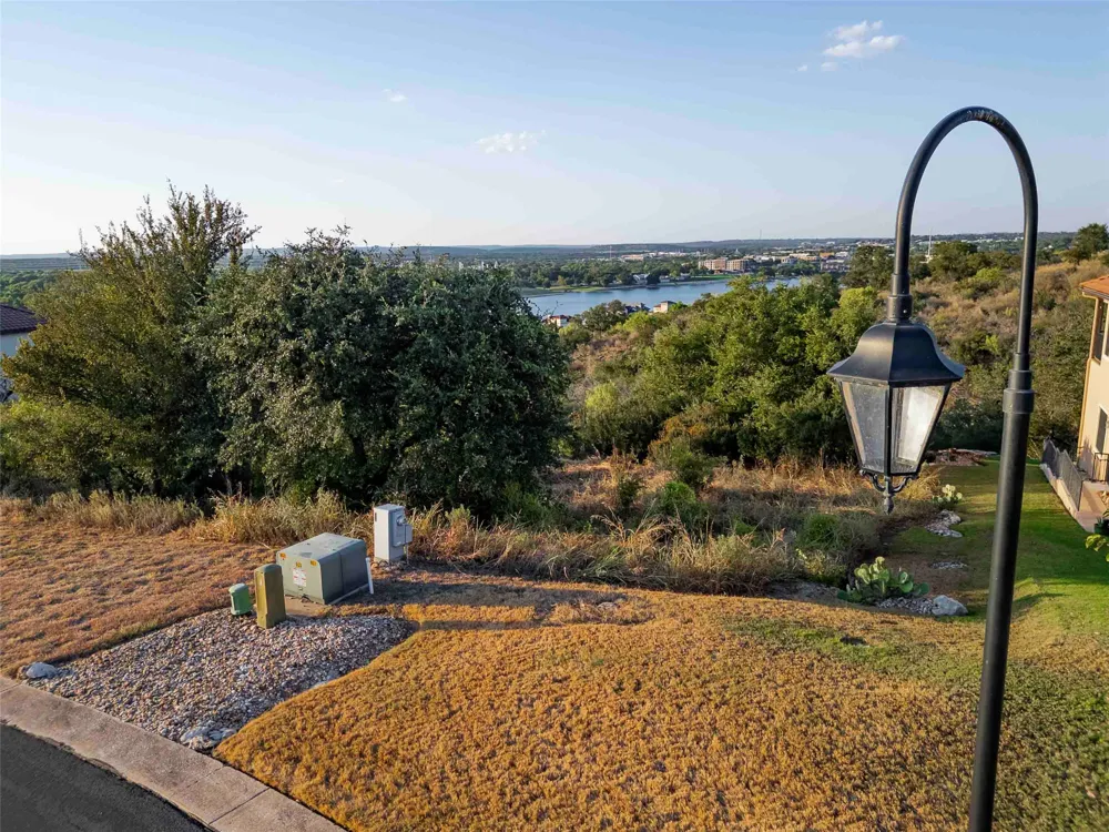 5 Bendito Way Drive Marble Falls, TX 78654