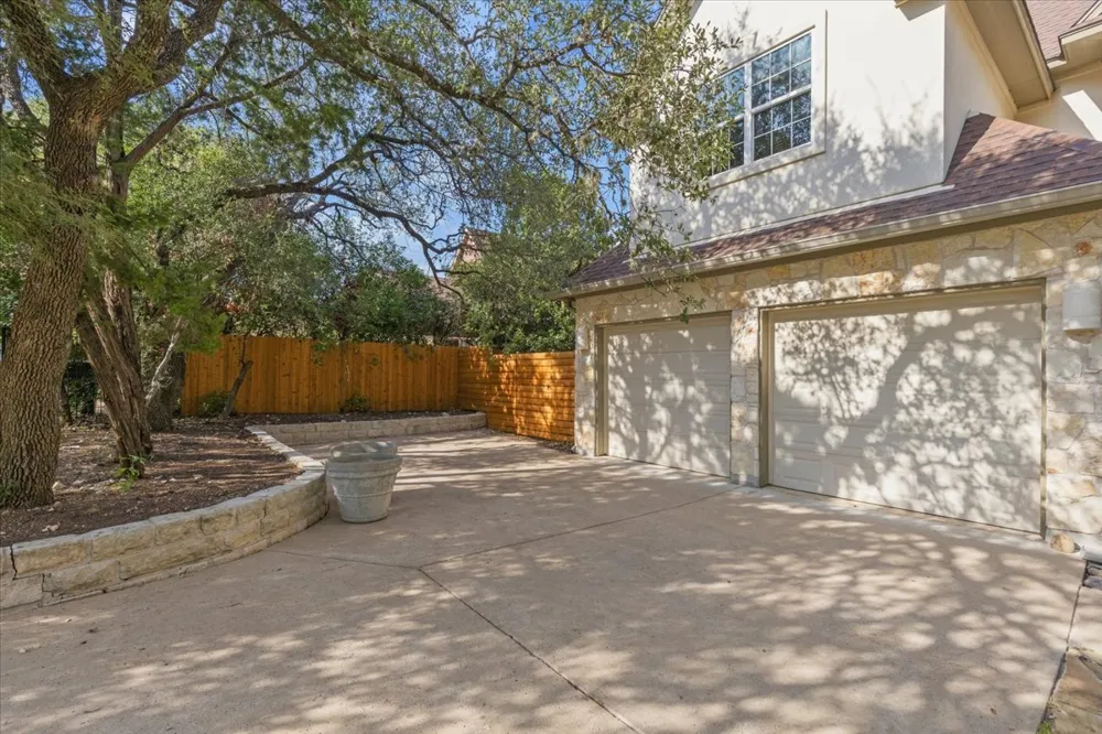 811 Presa Arriba Road Austin, TX 78733