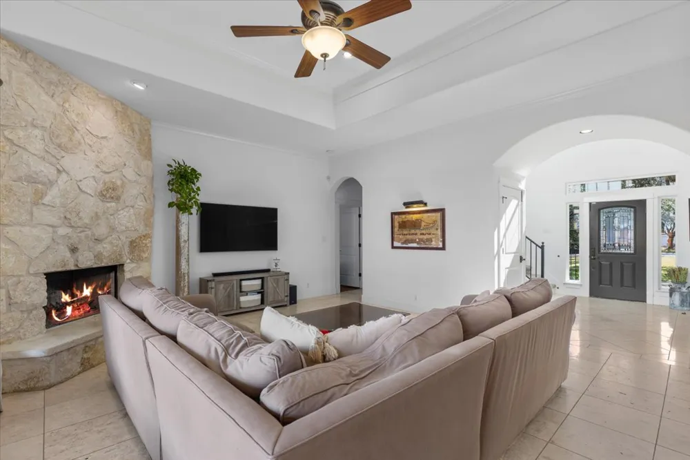 811 Presa Arriba Road Austin, TX 78733