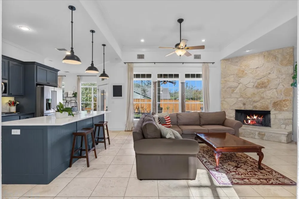 811 Presa Arriba Road Austin, TX 78733