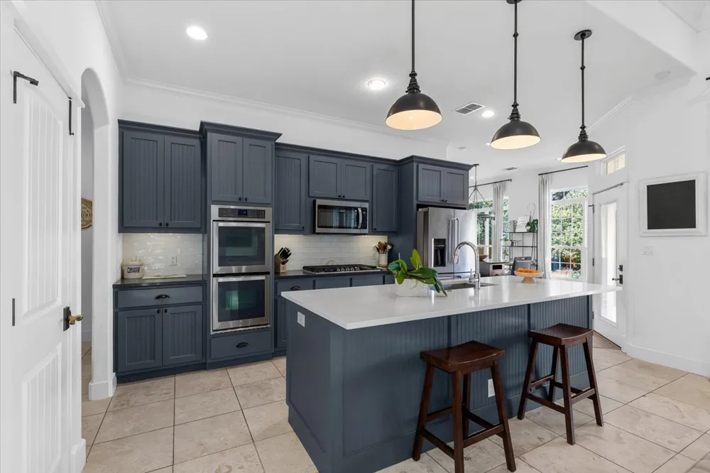 811 Presa Arriba Road Austin, TX 78733