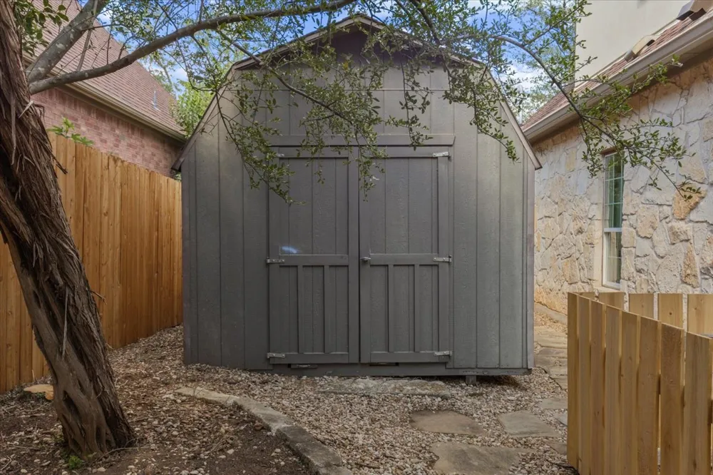 811 Presa Arriba Road Austin, TX 78733