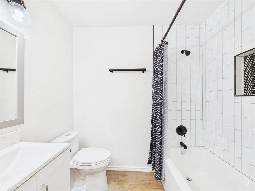 5809 Glenhollow Path Austin, TX 78745
