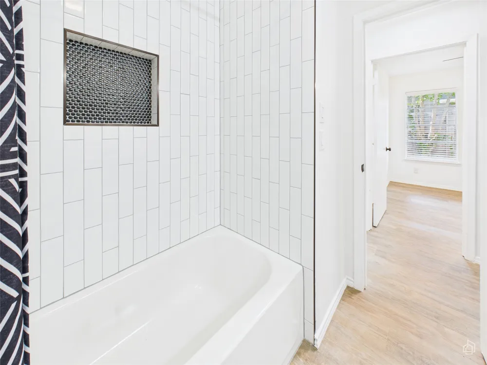 5809 Glenhollow Path Austin, TX 78745