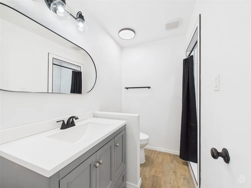 5809 Glenhollow Path Austin, TX 78745