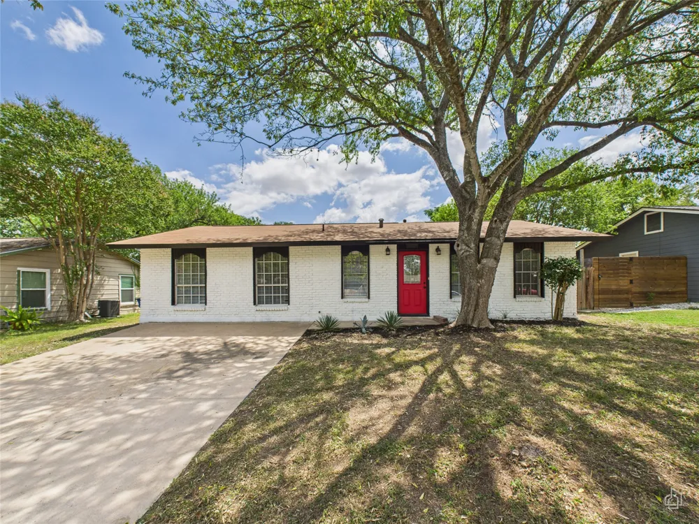 5809 Glenhollow Path Austin, TX 78745