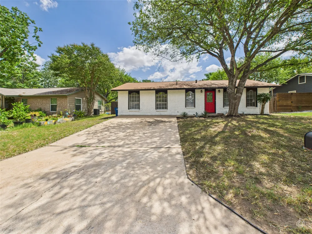 5809 Glenhollow Path Austin, TX 78745