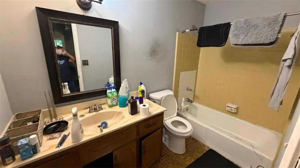 2235 Bristol Court Jonesboro, GA 30236