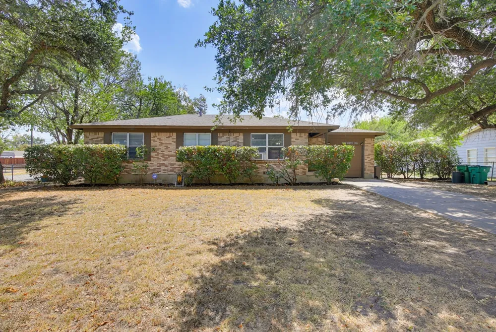 5328 Ira Street Haltom City, TX 76117