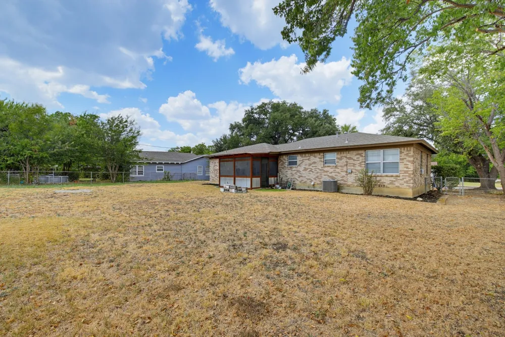5328 Ira Street Haltom City, TX 76117