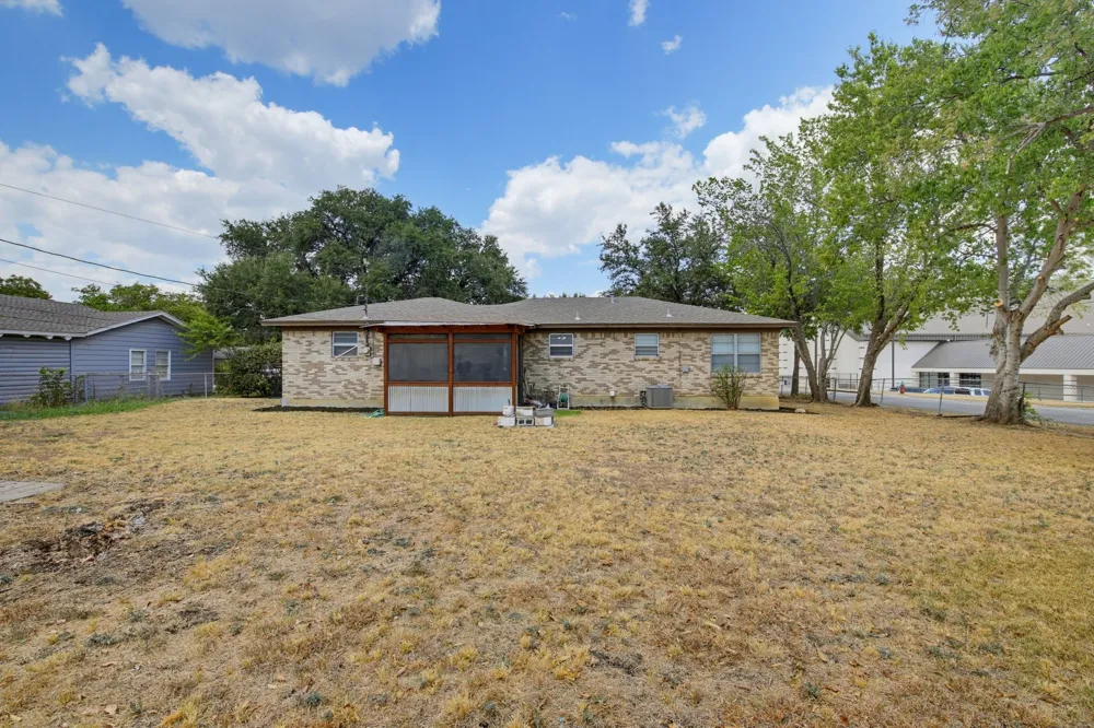 5328 Ira Street Haltom City, TX 76117