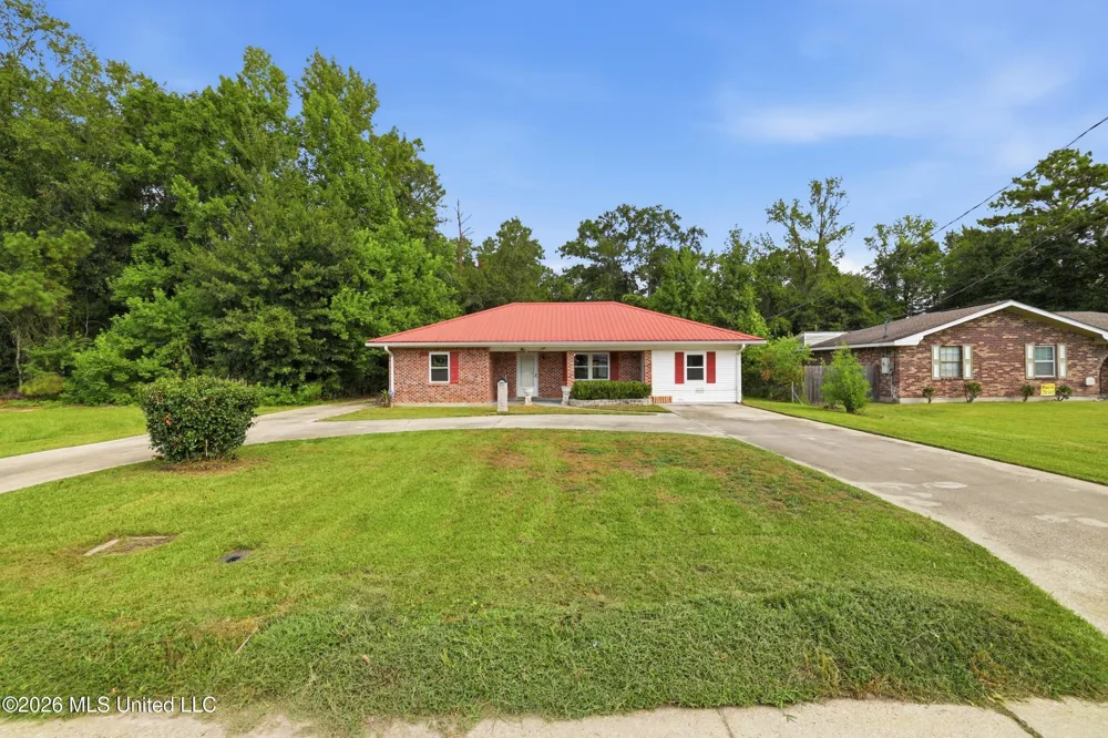 1102 Jackson Landing Road Picayune, MS 39466