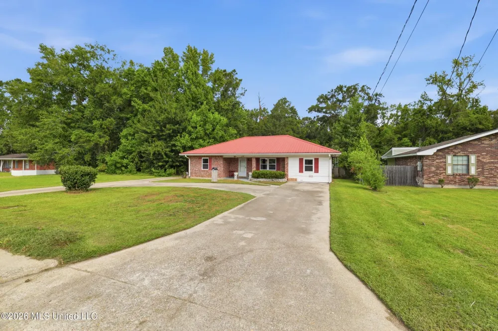 1102 Jackson Landing Road Picayune, MS 39466