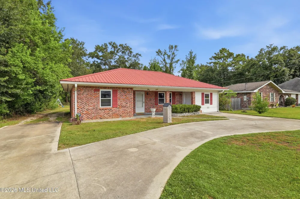 1102 Jackson Landing Road Picayune, MS 39466