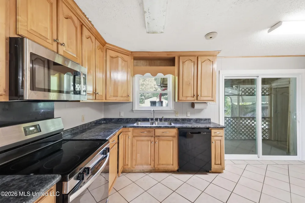 1102 Jackson Landing Road Picayune, MS 39466