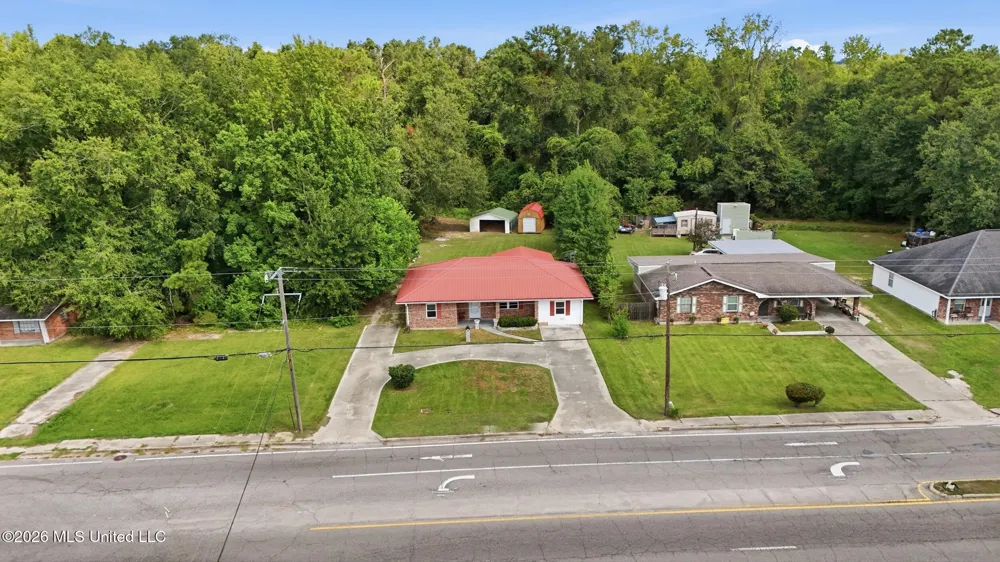 1102 Jackson Landing Road Picayune, MS 39466