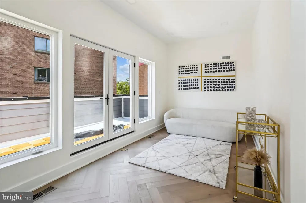 1832 FLORIDA AVENUE NW Washington, DC 20009