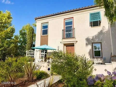 697 Camino Tierra Santa Camarillo, CA 93010