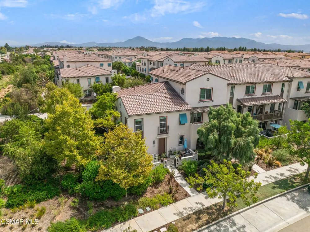 697 Camino Tierra Santa Camarillo, CA 93010