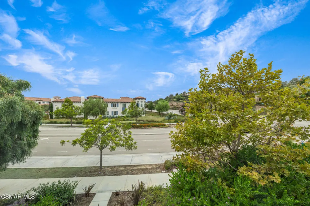 697 Camino Tierra Santa Camarillo, CA 93010