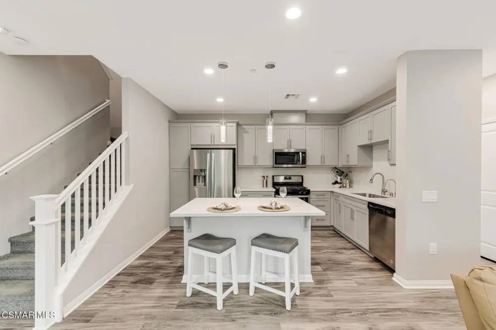 697 Camino Tierra Santa Camarillo, CA 93010