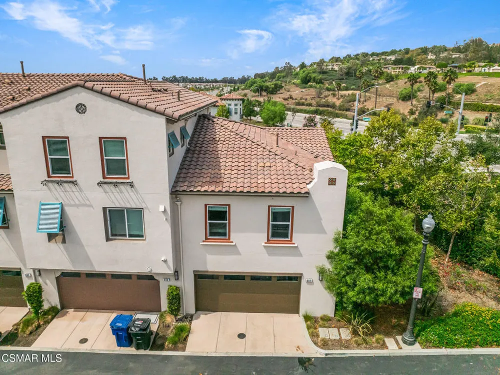 697 Camino Tierra Santa Camarillo, CA 93010