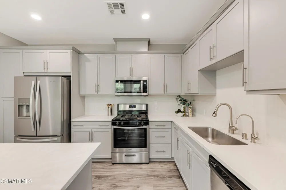 697 Camino Tierra Santa Camarillo, CA 93010