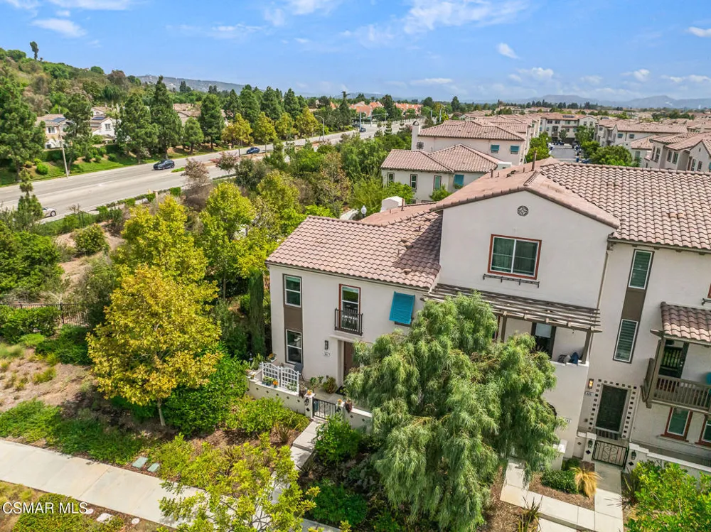 697 Camino Tierra Santa Camarillo, CA 93010