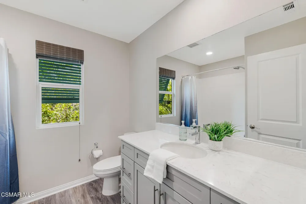 697 Camino Tierra Santa Camarillo, CA 93010