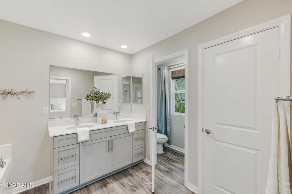 697 Camino Tierra Santa Camarillo, CA 93010