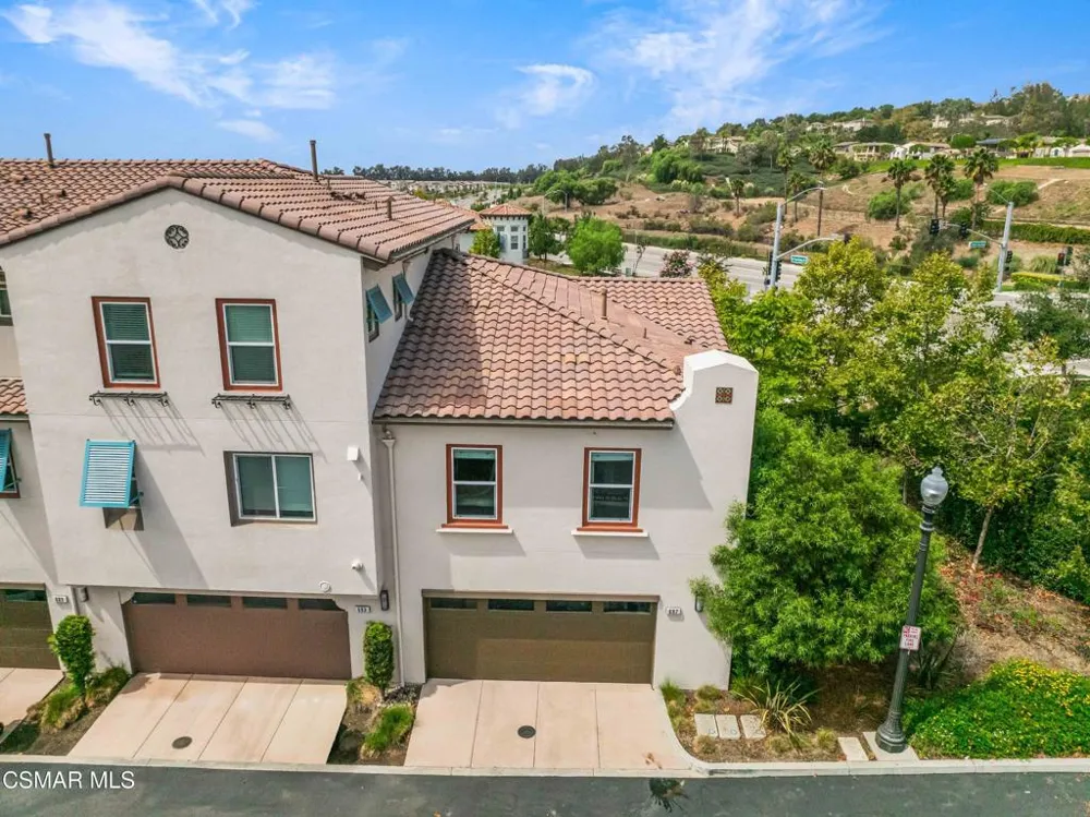 697 Camino Tierra Santa Camarillo, CA 93010