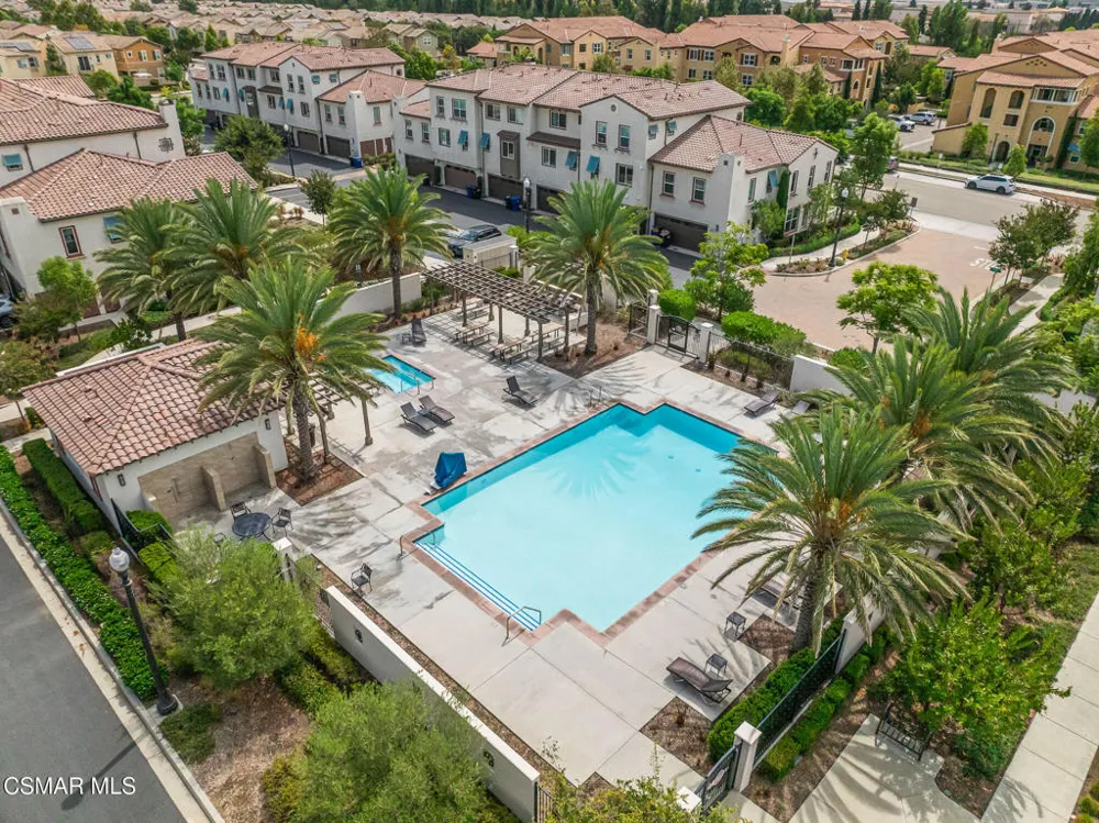 697 Camino Tierra Santa Camarillo, CA 93010